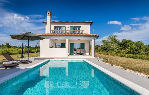 Pool - Amazing home in Zminj (Zminj)