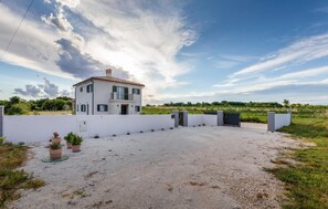 Exterior - Amazing home in Zminj (Zminj)