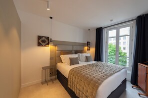 2 bedrooms, in-room safe, iron/ironing board, free WiFi