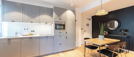 Fridge, microwave, oven, dishwasher