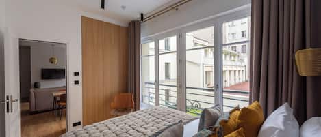 1 bedroom, in-room safe, iron/ironing board, free WiFi