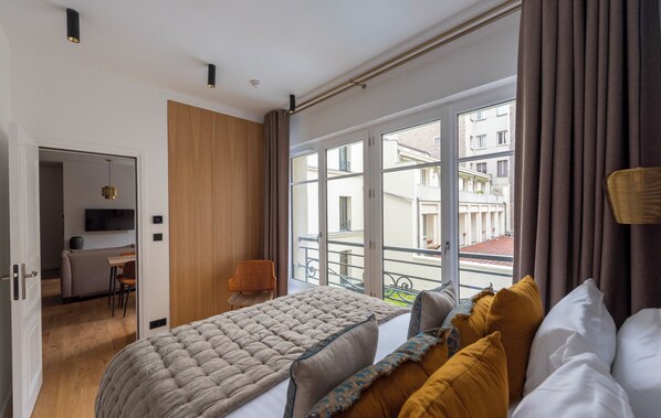 1 slaapkamer, een kluis op de kamer, een strijkplank/strijkijzer