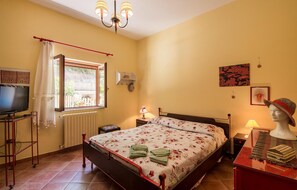 4 chambres, accès au Wi-Fi (inclus), literie fournie