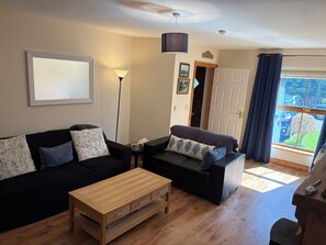 Smart TV, fireplace, printers - Townhome Manorhamilton (Manorhamilton)