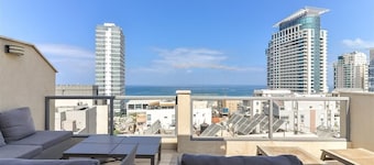 LUXURY DUPLEX w/ HUGE TERRACE & OCEAN VIEW