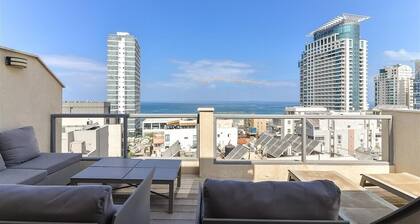 LUXURY DUPLEX w/ HUGE TERRACE & OCEAN VIEW