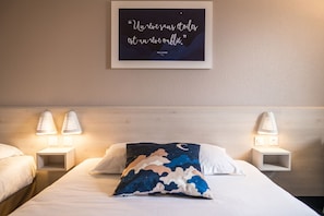 Premium bedding, desk, soundproofing, free cots/infant beds
