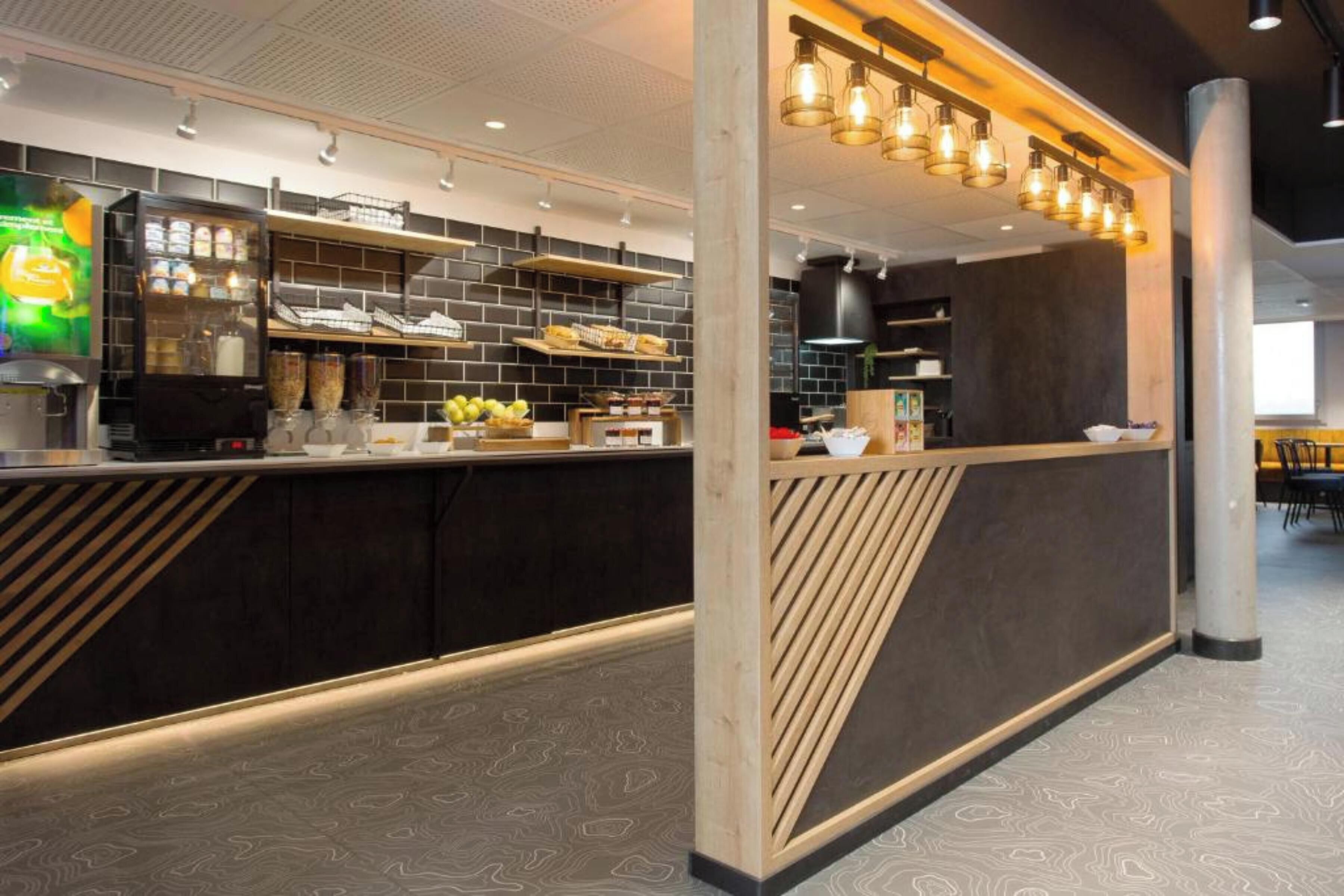 Daily buffet breakfast (EUR 9.90 per person)