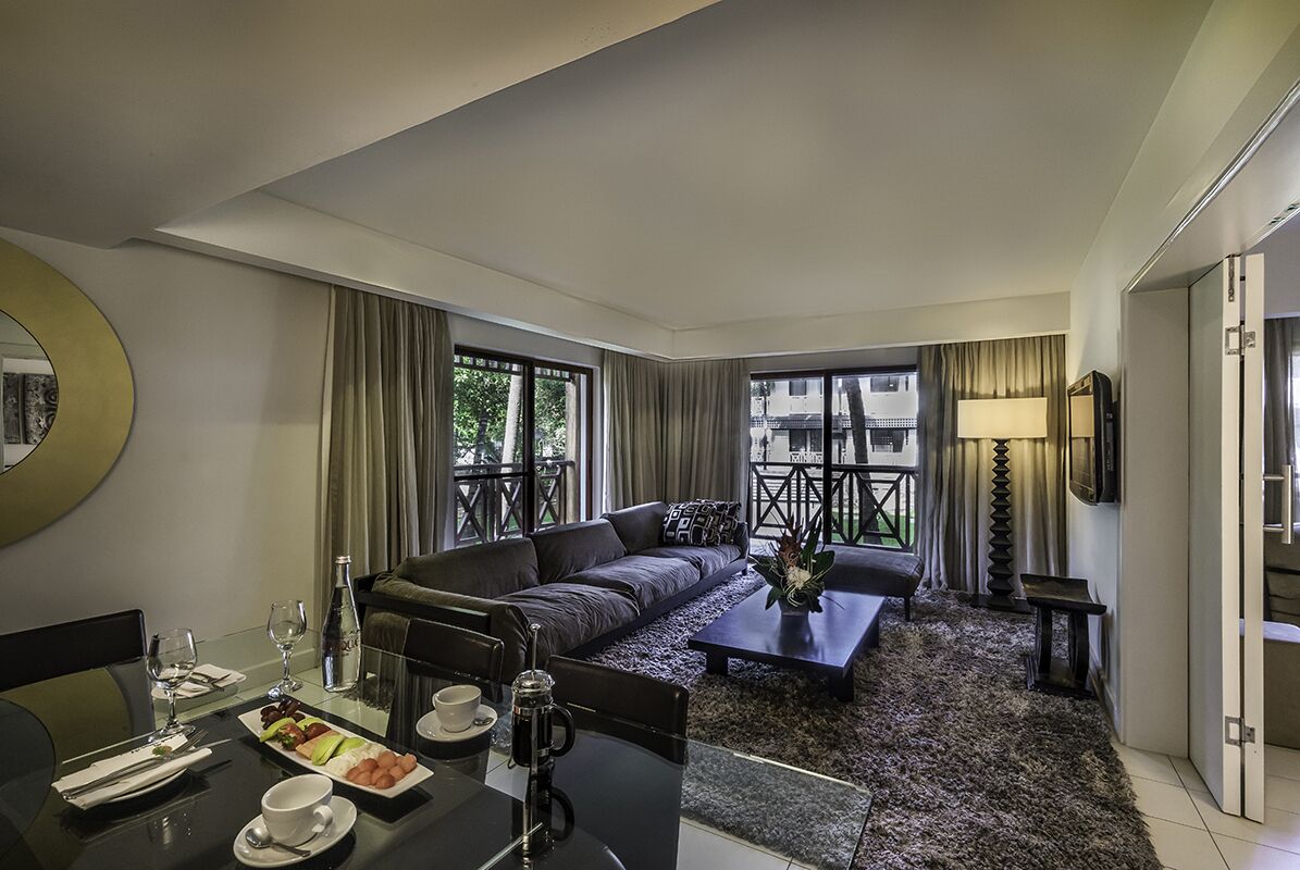 Executive Room | Free minibar, in-room safe, laptop workspace, blackout curtains