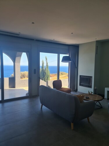 Brand new spacious villa