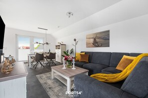 TV, fireplace, table tennis, video library - Noordkant Kajüte - infrared cabin, fireplace, close to the beach and North Sea (Büsum)