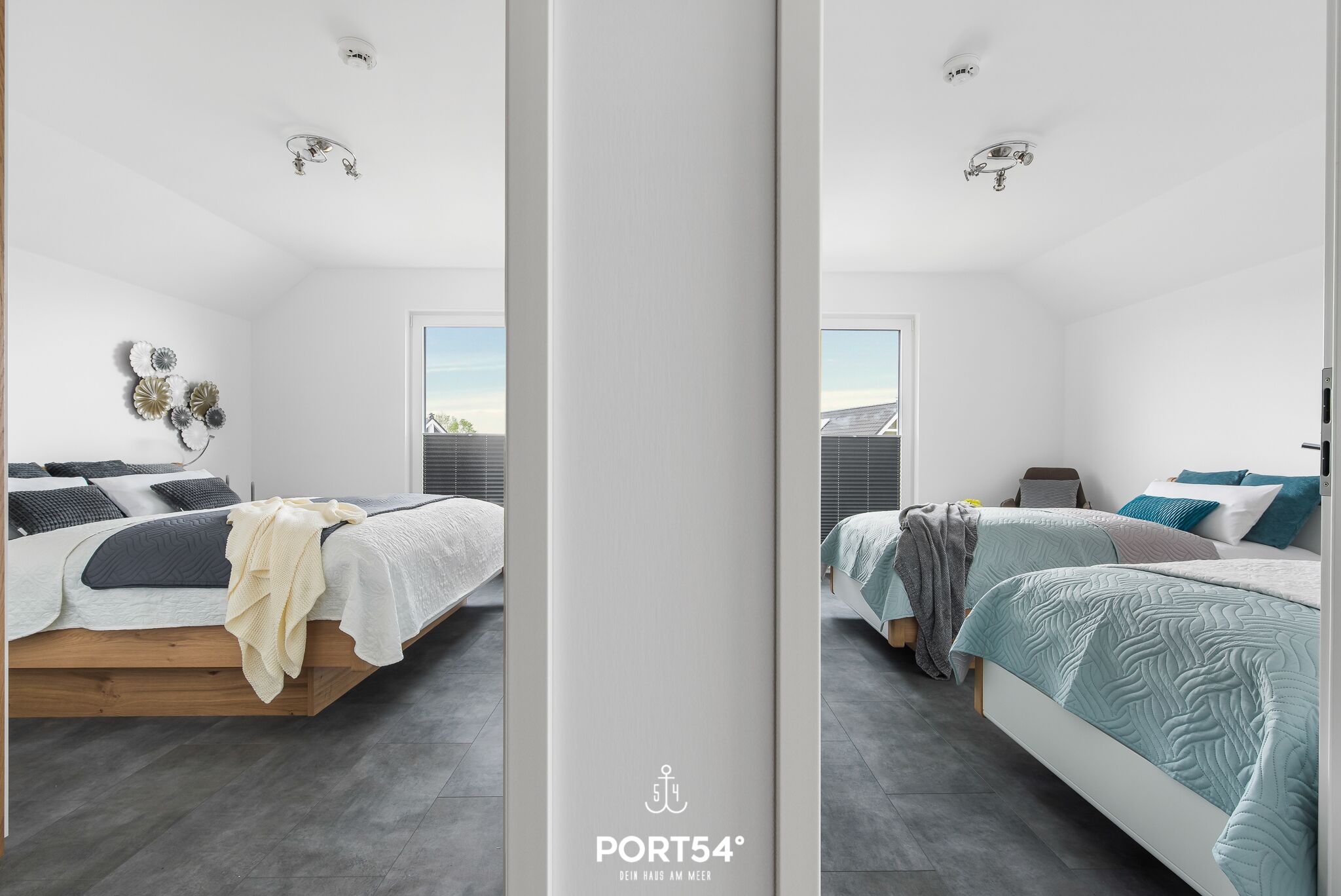 Ein modernes Schlafzimmer mit einem hölzernen Bettgestell, einer weißen Kopfteil und einem großen Fenster mit Blick nach draußen.