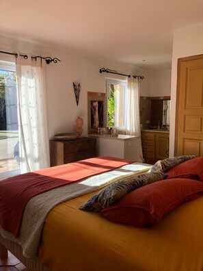 3 quartos, ferros/tábuas de passar roupa, Wi-Fi de cortesia