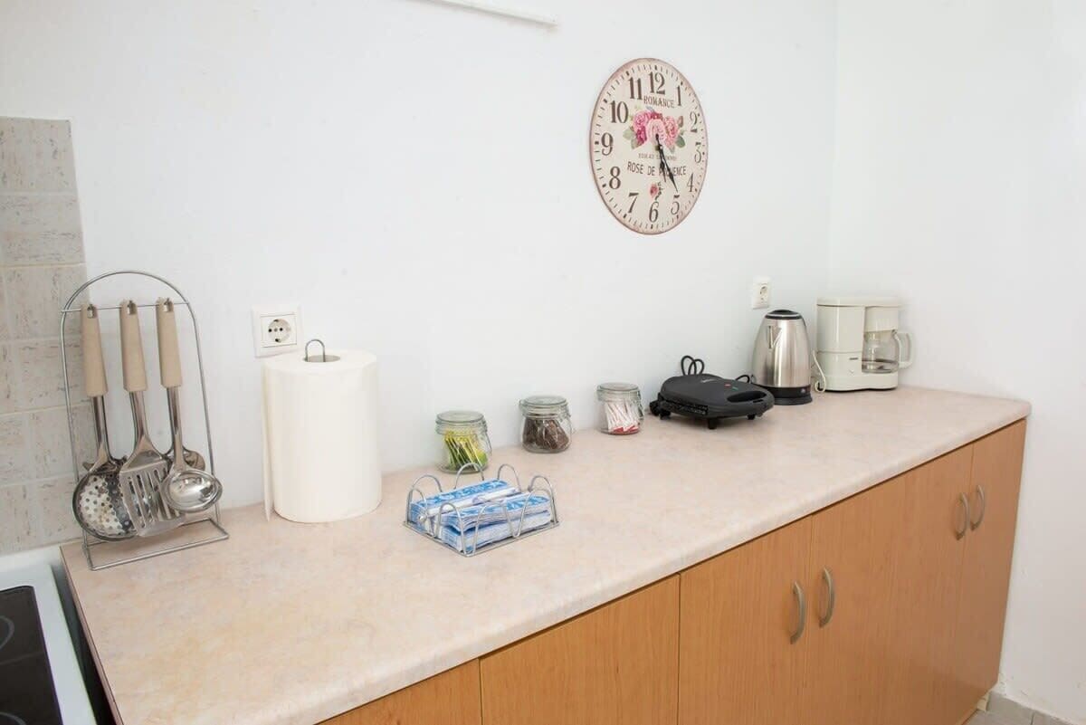 Fridge, microwave, coffee/tea maker, toaster