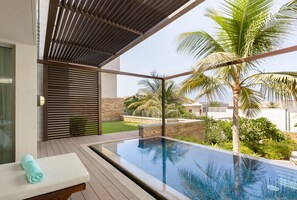 Rumah, pemandangan samudra (Summerhouse with Garden and Pool) | Kolam renang pribadi