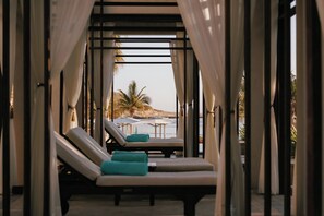 3 outdoor pools, open 9:00 AM to 7:00 PM, free cabanas, pool umbrellas - Jumeirah Muscat Bay (Muscat)