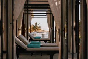 3 outdoor pools, open 9:00 AM to 7:00 PM, free cabanas, pool umbrellas