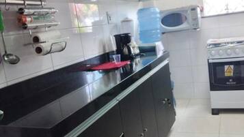 Frigorífic, microones, forn i placa de cuina