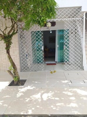 تفاصيل الفندق من الخارج