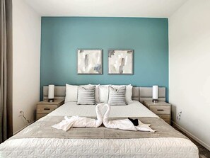 2 dormitorios, escritorio, tabla de planchar con plancha y wifi