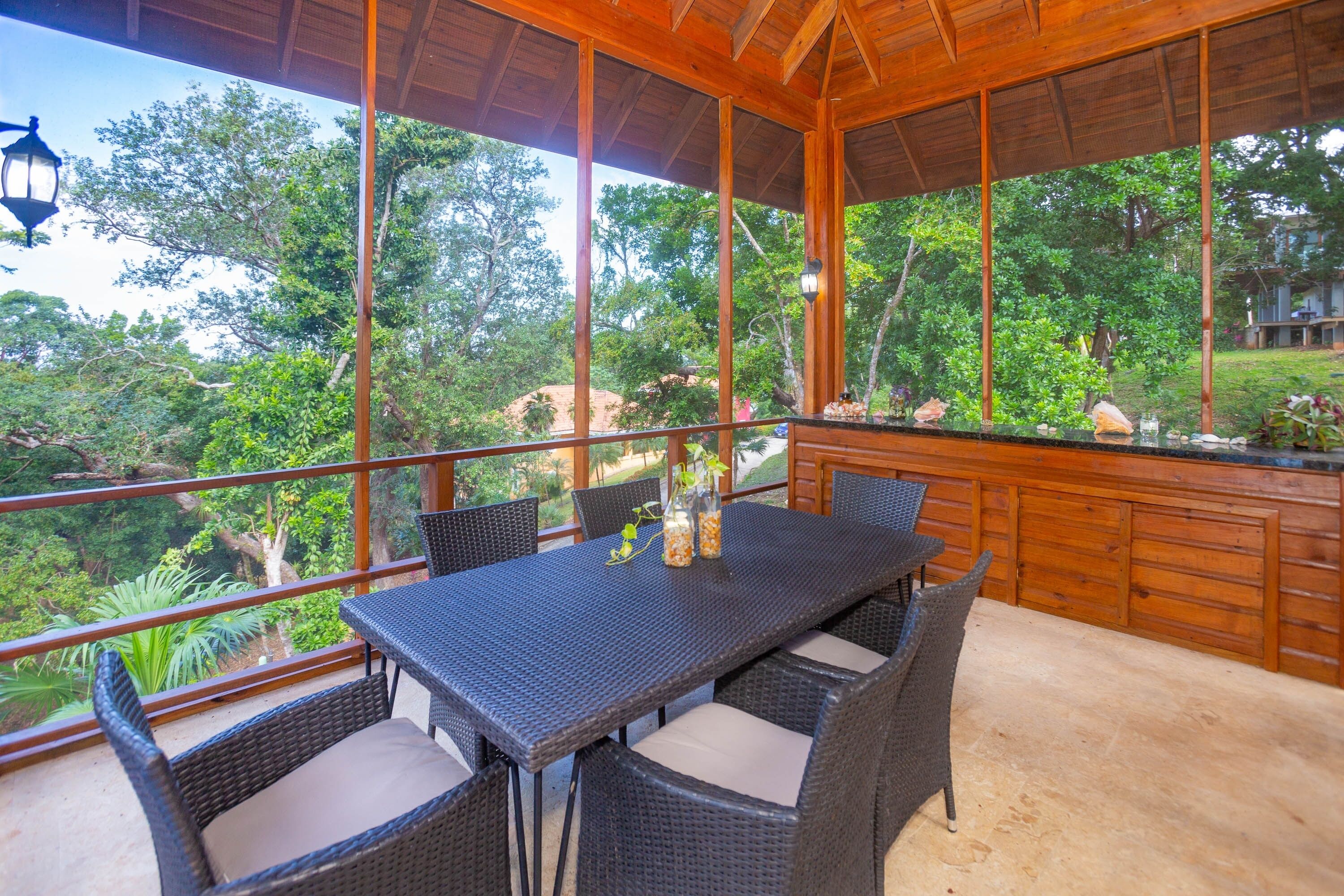 House, 3 Bedrooms | Balcony