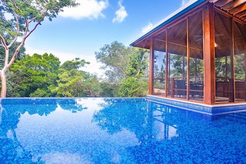 Casa Catarata 3 Bedroom Home by RedAwning