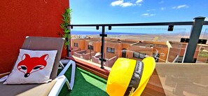 Terrasse mit Meerblick und auf die tolle Landschafts Fuerteventuras