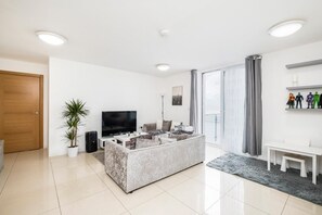 Living area - Southbury Apartments (Enfield)
