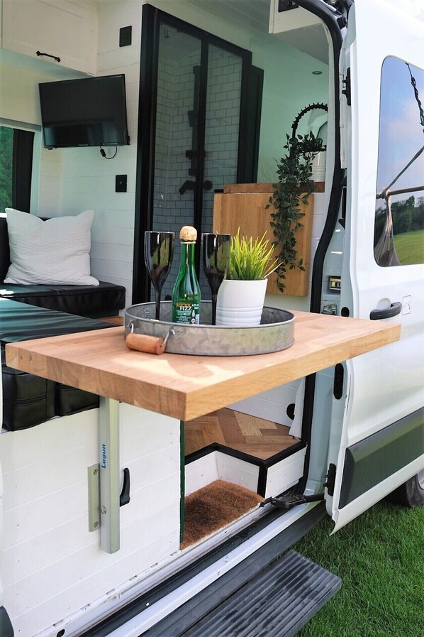 Cabin | 1 bedroom, free WiFi, bed sheets - Superb 4 Berth Campervan With Kingsize bed (Stockton-on-Tees)