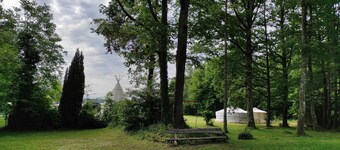 Une yourte avec vue sur le lac du Der