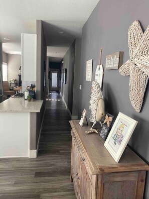 Lobby - Island Retreat too. Lovely decorated room & bath! (Galveston)