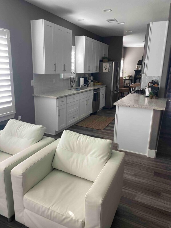 Interior - Island Retreat too. Lovely decorated room & bath! (Galveston)