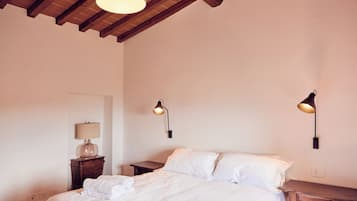 2 camere, una scrivania, ferro/asse da stiro, Wi-Fi gratuito