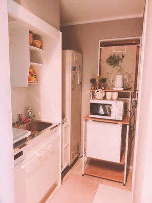 Fridge, microwave, cookware/dishes/utensils - MEME Inn_Studio A - MeMe Inn_101 / Saitama Saitama (Saitama)