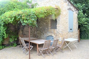 屋外ダイニングエリア