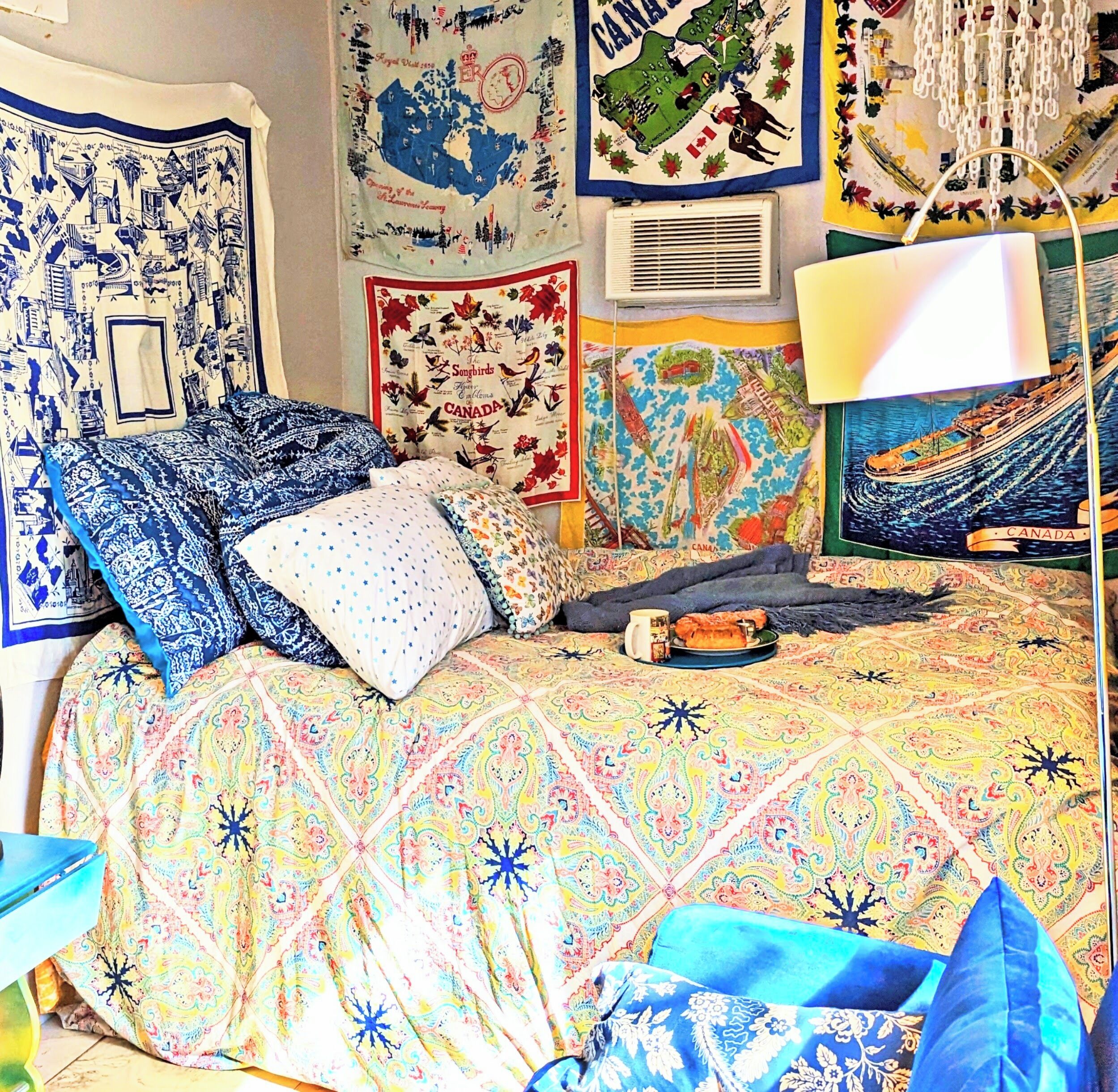 Luxe Quiet Artist Cabin in the Woods w/ Park-Like only 2M from Lake Somerville