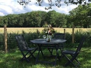 Cabin, 1 King Bed | Balcony - Charming Luxurious Rural Shepherds Hut (Hook)