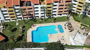 Utendørsbasseng