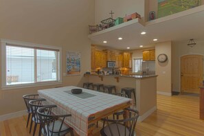 Dining - BEAUTIFULLY FURNISHED, COMFORTABLE, ALL SEASON'S HOME W/ PRIVATE HOT TUB (McCall)