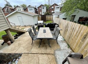 تناول الطعام بالخارج