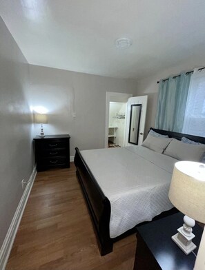 3 عدّة غرف نوم ومكواة/لوح كي وواي فاي مجانًا وملاءات أسرّة