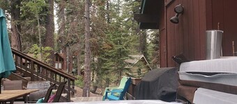 Quiet & Large house - Hot Tub, Pool table, Fast WiFi, EV charger - close to all
