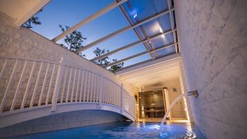 Innenpool, Außenpool