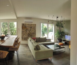 Televisie en een kantoor