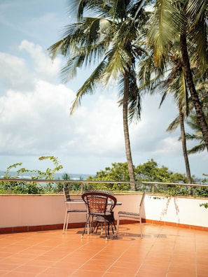 Presidential Suite, 3 Bedrooms, Kitchen, Ocean View | Teres/patio
