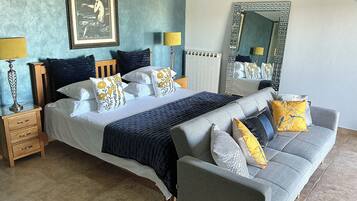 2 bedrooms, in-room safe, iron/ironing board, free WiFi