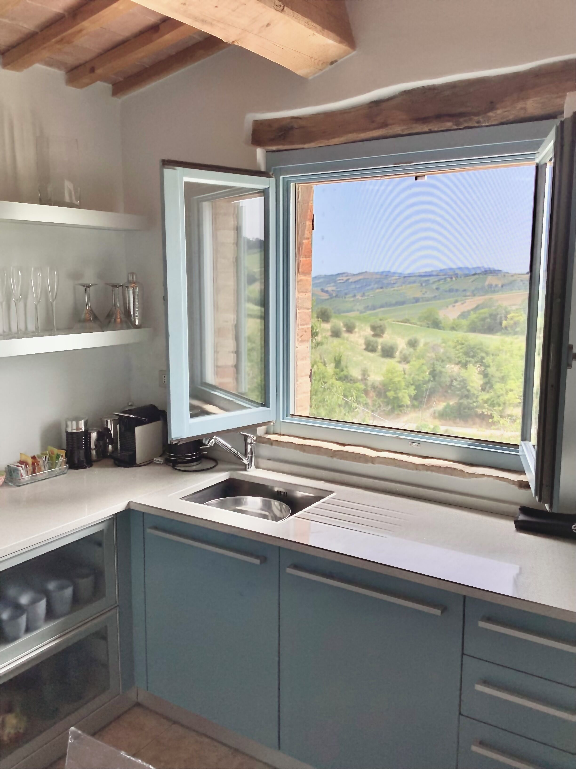 Frigorifero, forno, piano cottura, lavastoviglie