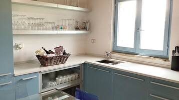 Kühlschrank, Ofen, Herdplatte, Geschirrspüler