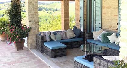 Casa Ciliegia, Sleeps 4 (2 Bedrooms).