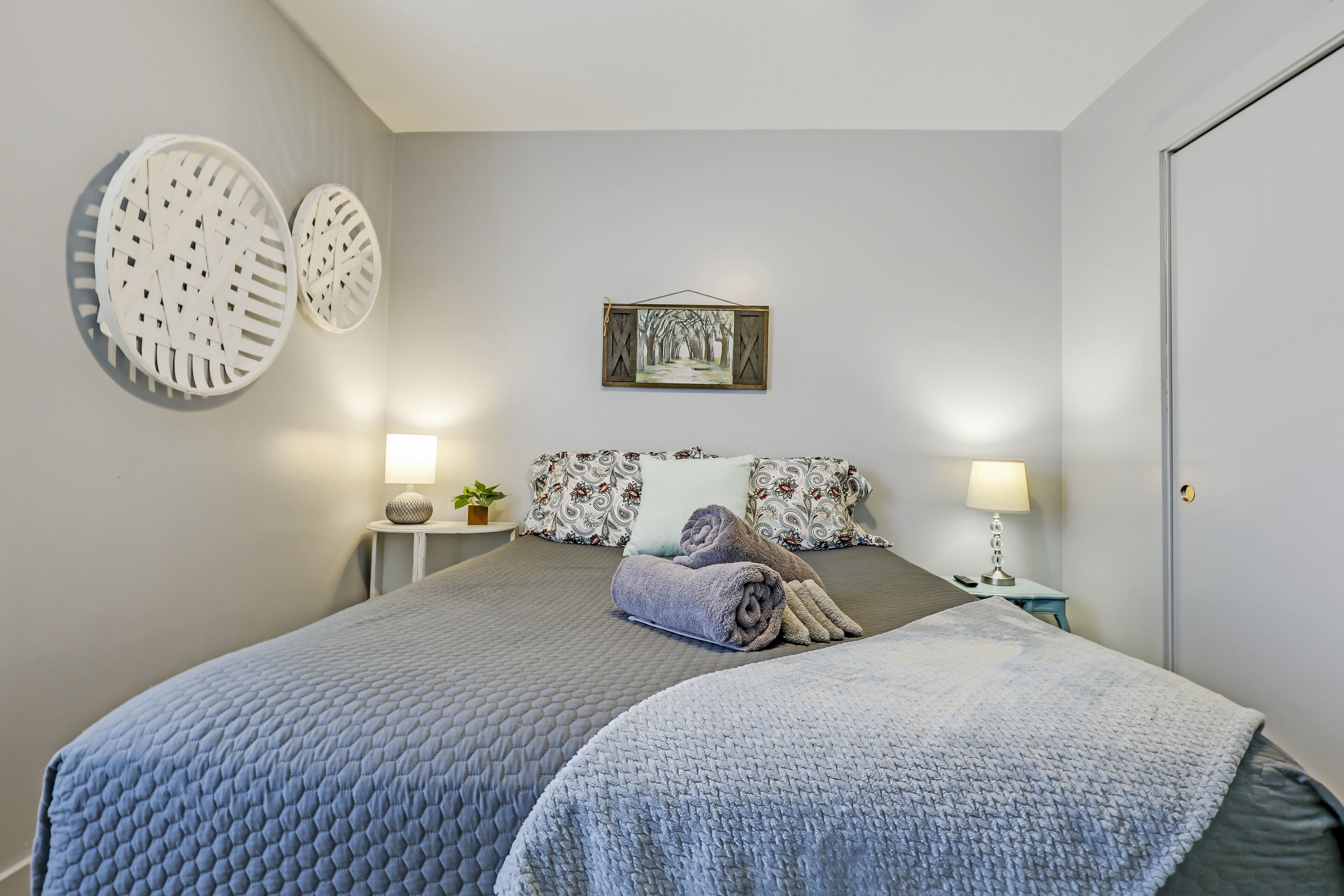 2 bedrooms, desk, iron/ironing board, free WiFi